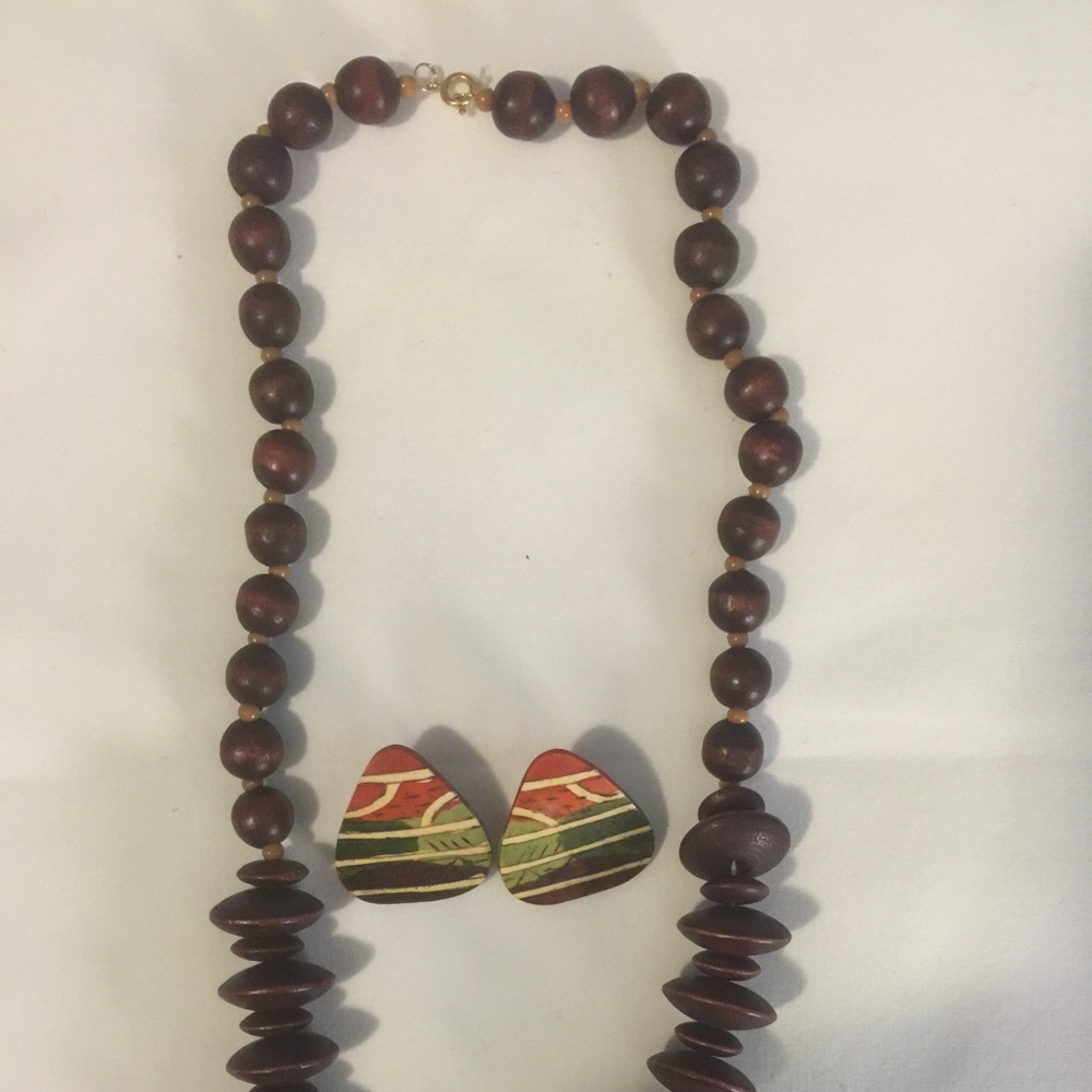 Funky wood earrings - Picture 2 of 3